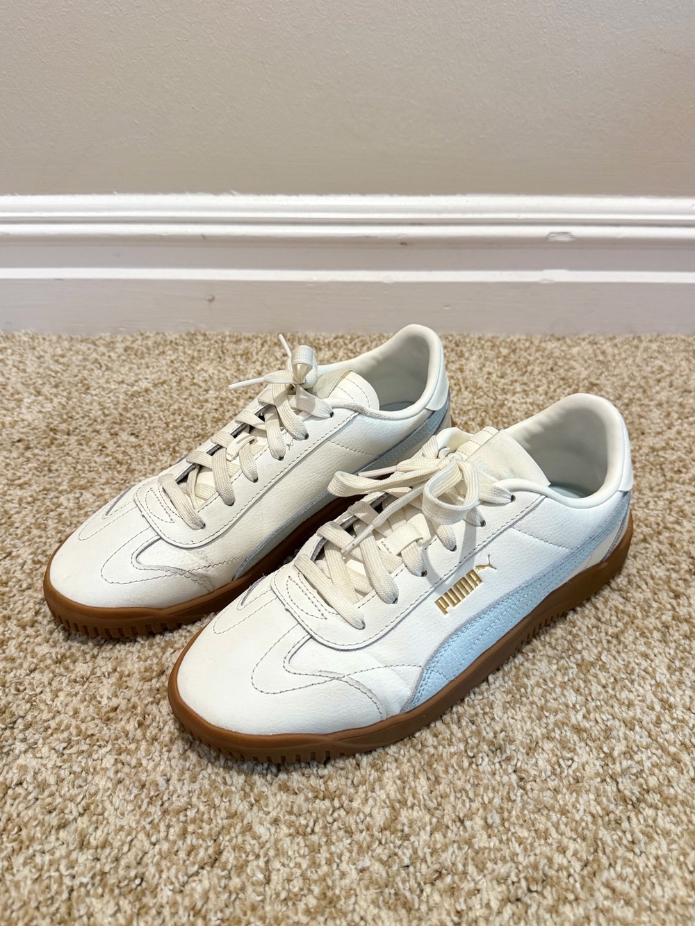 PUMA Club 5v5 White Leather Sneakers Gum Sole Women’s Size 9